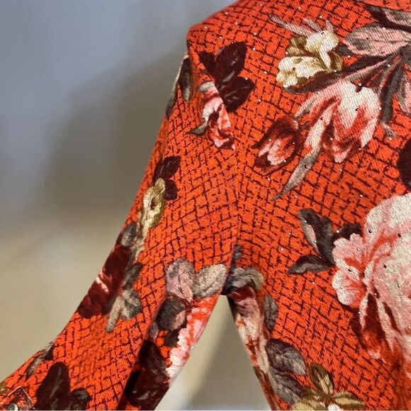 Floral long sleeve boat neckline sweater size Medium - Picture 4 of 13